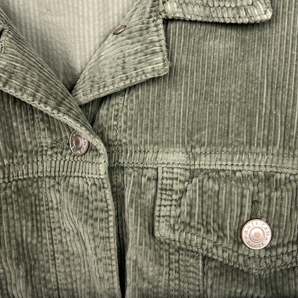 American Eagle XL green chunky corduroy women’s short waisted button down jacket - Picture 6 of 9